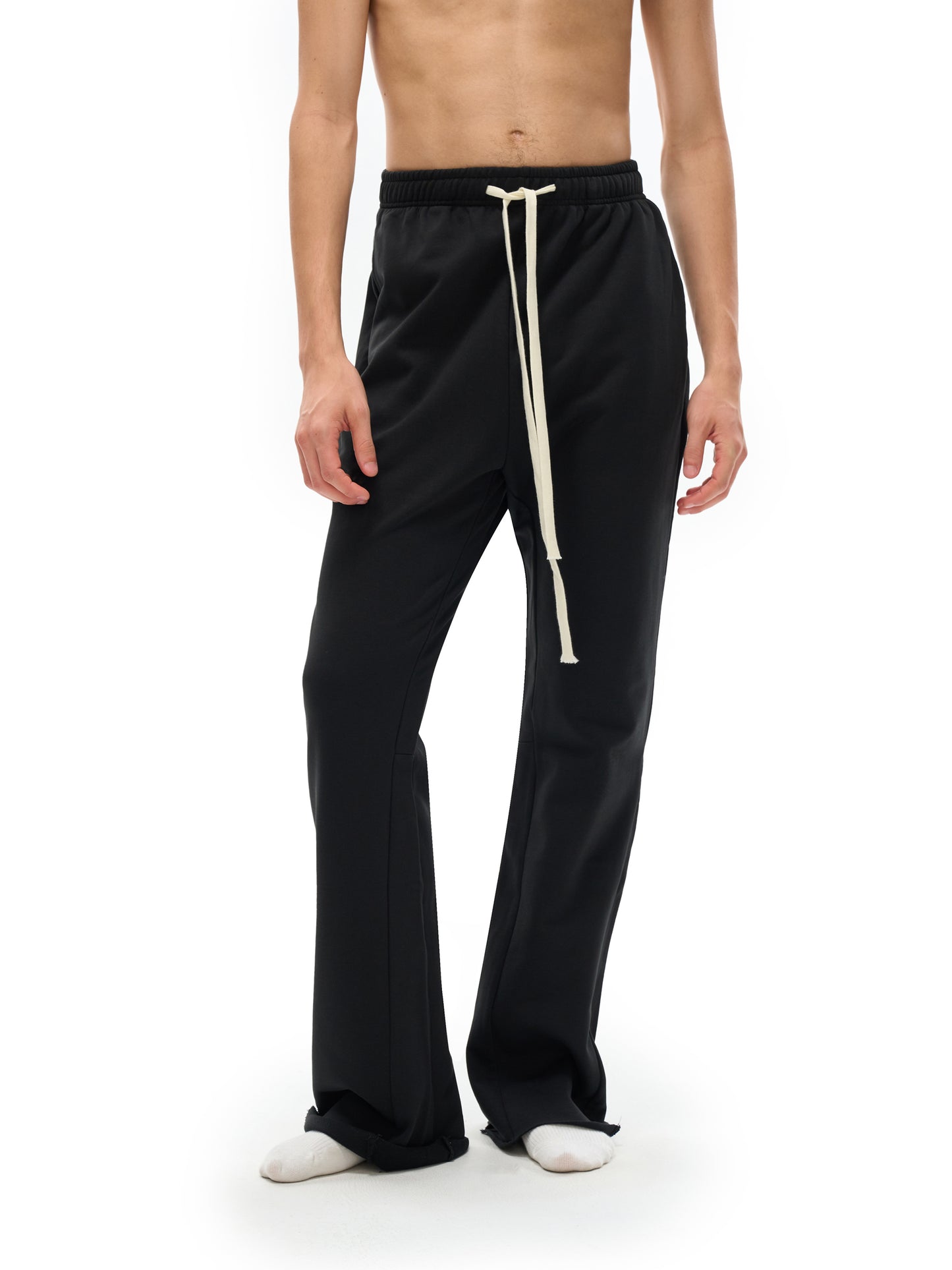 NIVÉ Flared Sweatpants