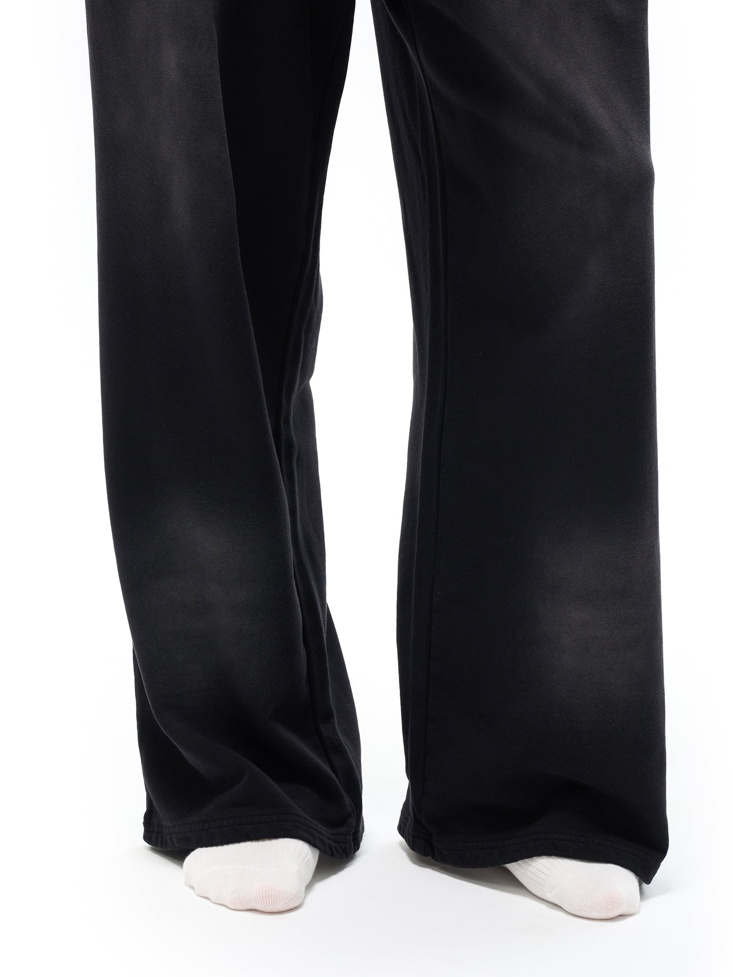 NIVÉ CROSS LOGO SWEATPANTS